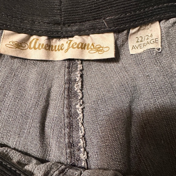 Avenue Woman’s plus Size Grey slacks . - Picture 3 of 4